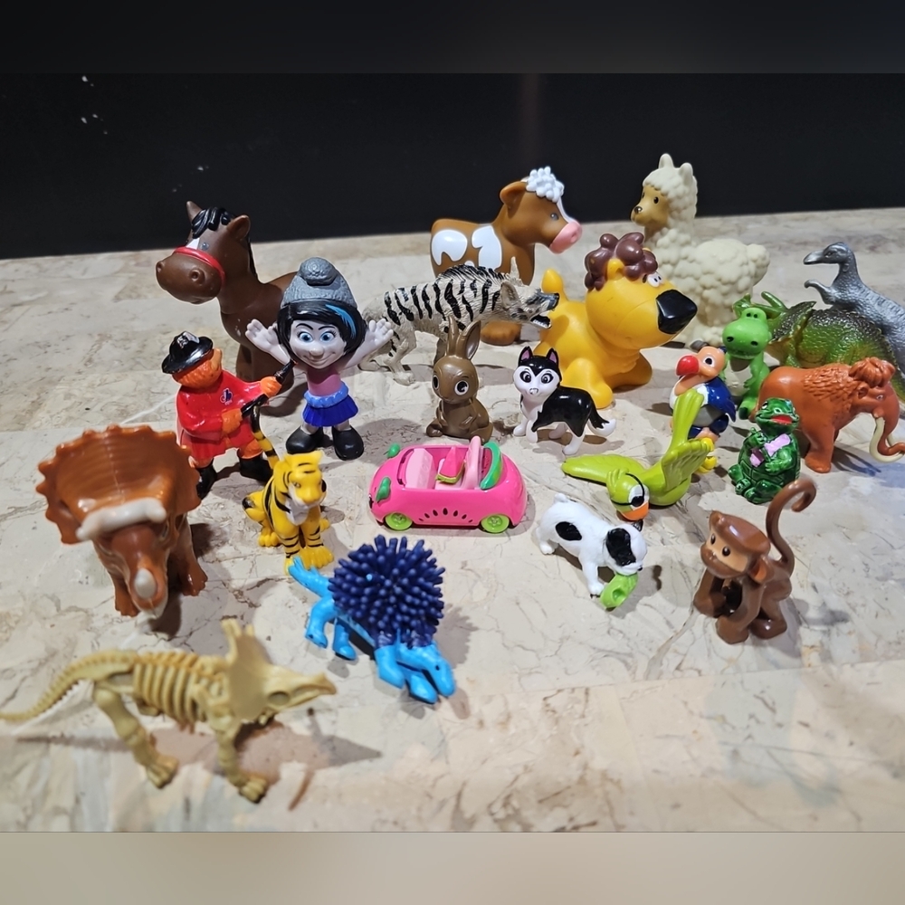 Assorted Animal‎ and Character Toy Set